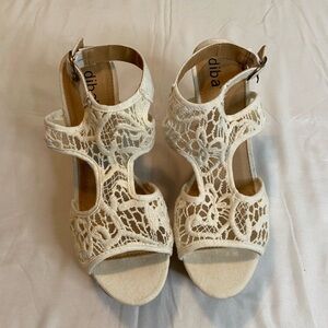Diba crochet off white platform shoes size 8.5